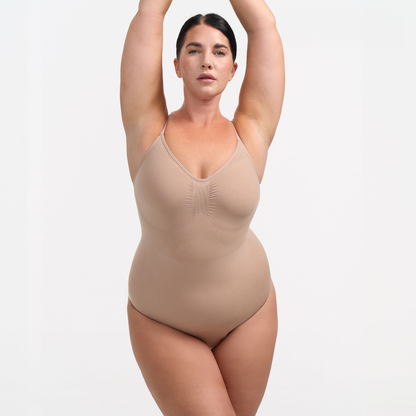 <div>Das Model ist 1,77m groß</div><span></span><div>und trägt Größe XL</div>